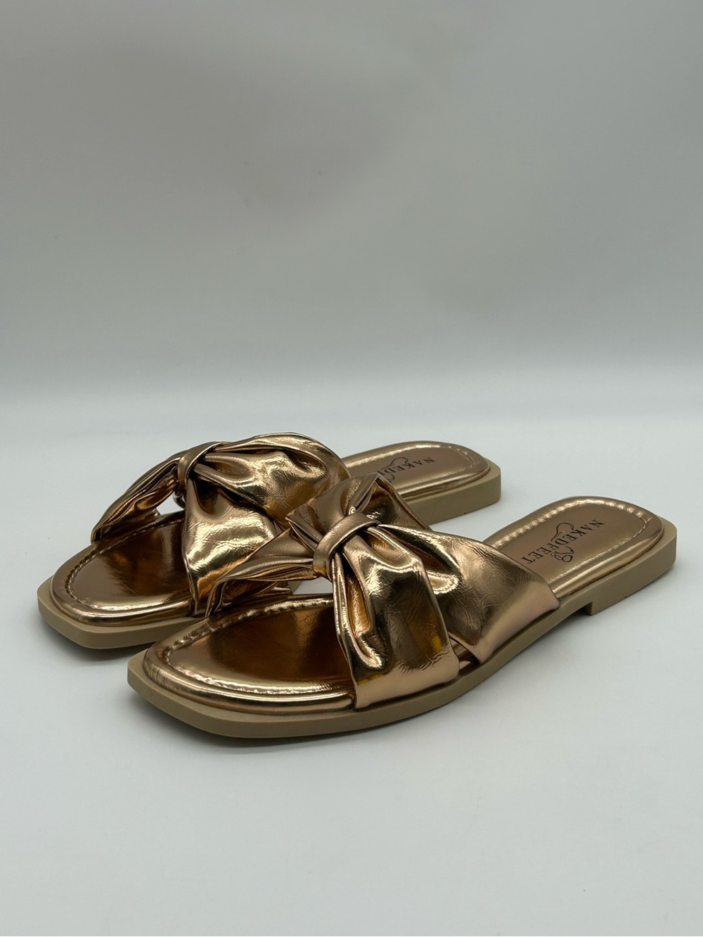 Naked Feet Goa Bronze Metallic Bow Slip On Sandals Vegan Size 7 NWB - Picture 5 of 11